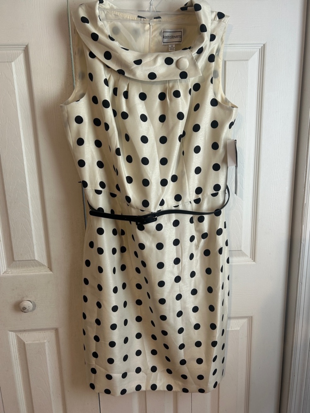 Ivory and Black Polka Dot Sleeveless Sheath Dress.  Size 16💕.  NWT